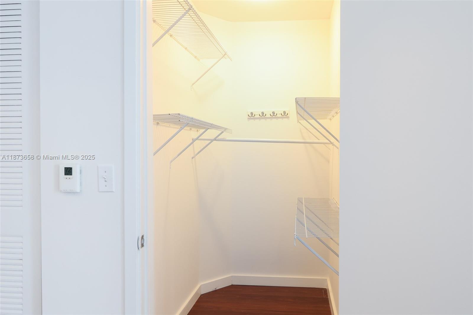 EDGEWATER LOFTS CONDO - Residential