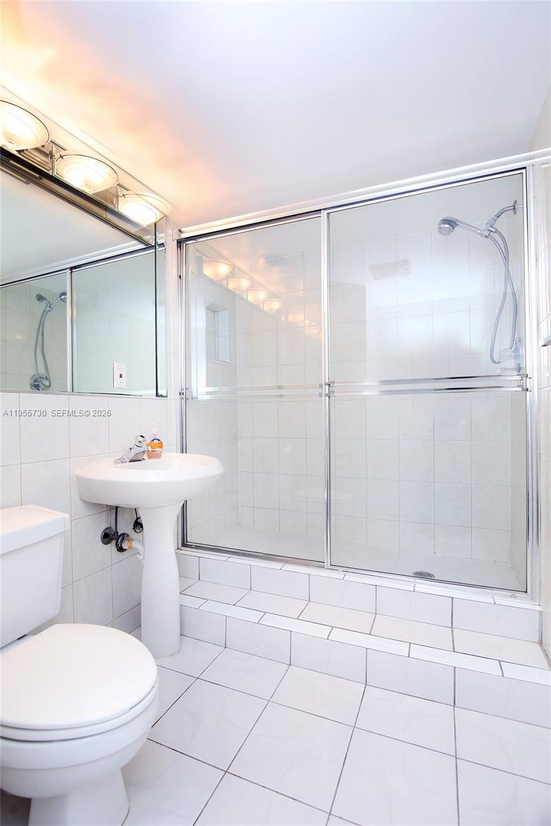 CLUB ATLANTIS CONDO - Residential