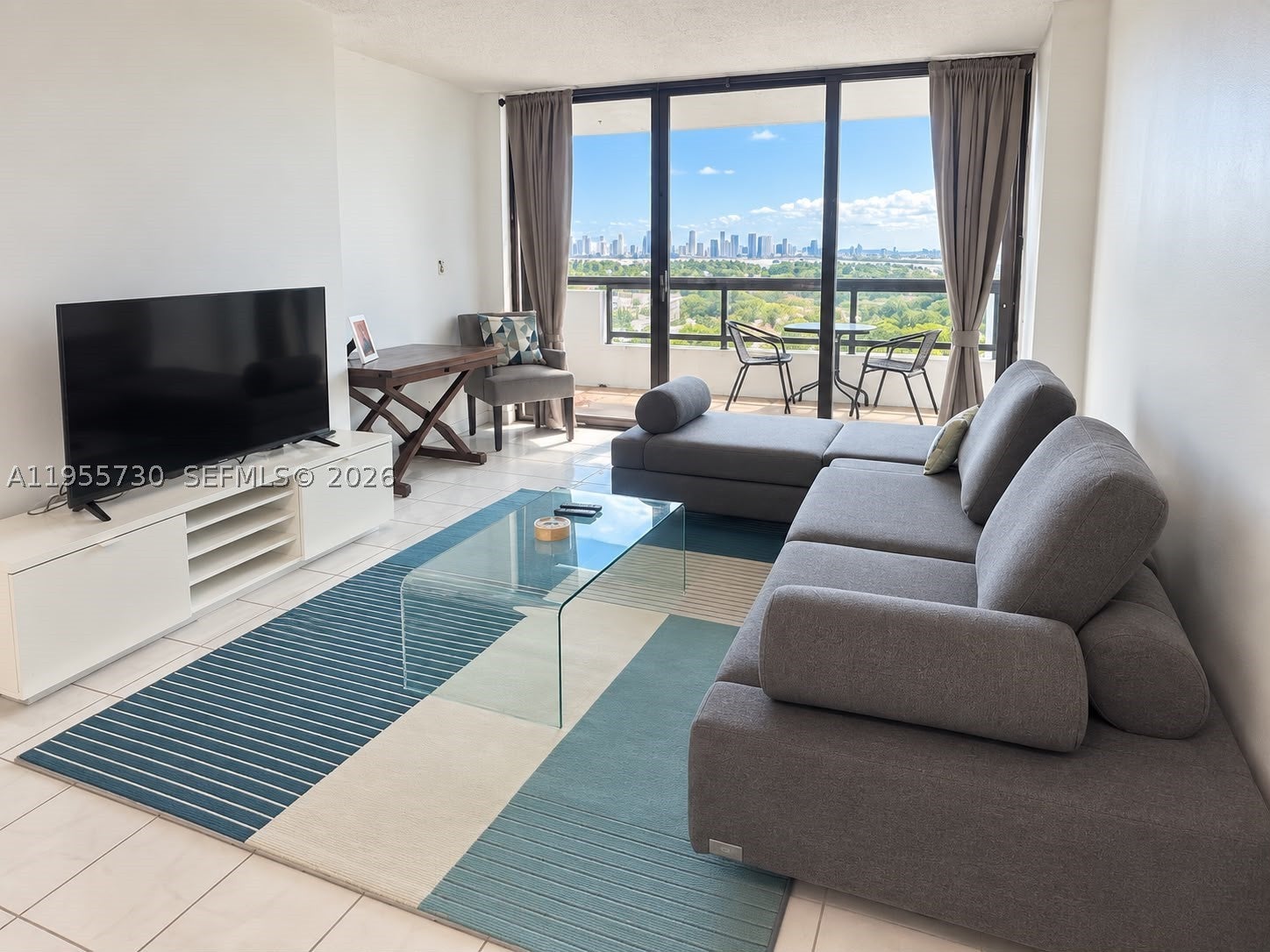 2555 Collins Ave 1804