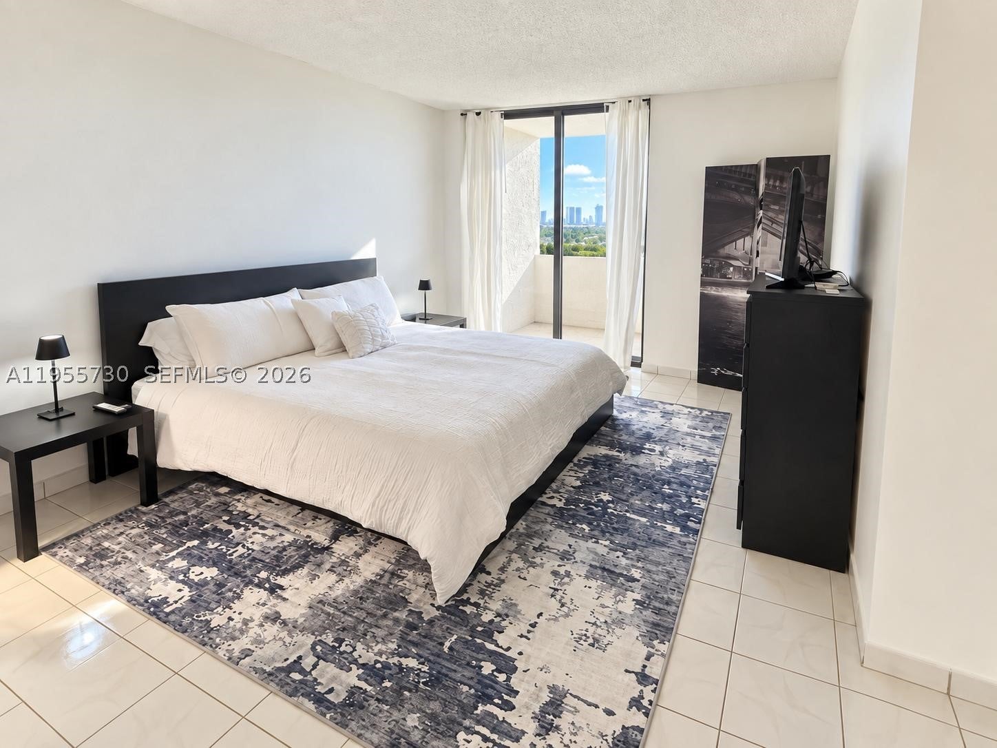 2555 Collins Ave 1804