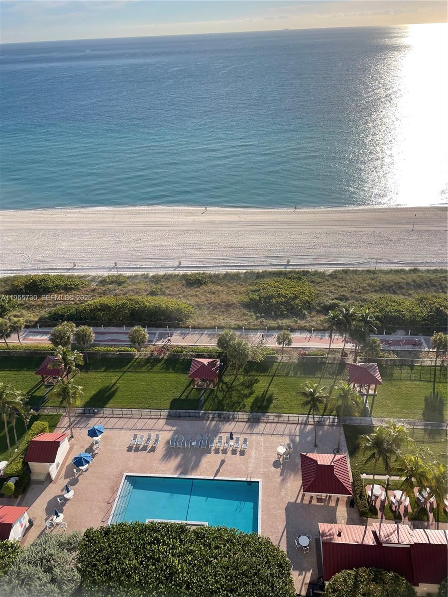 CLUB ATLANTIS CONDO - Residential