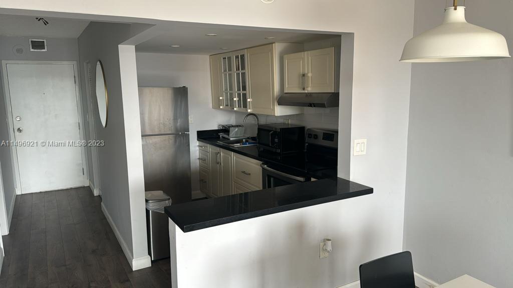 THREE HORIZONS NORTH COND - Residential Lease