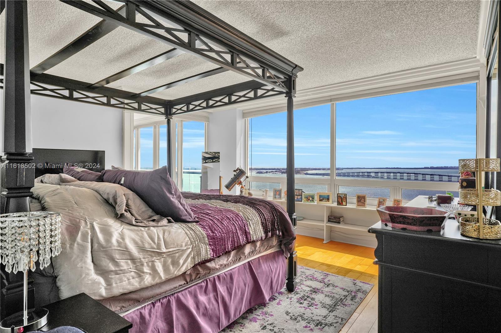 THE PALACE CONDO - Residential