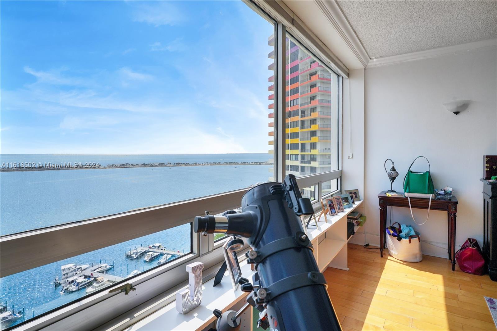 THE PALACE CONDO - Residential
