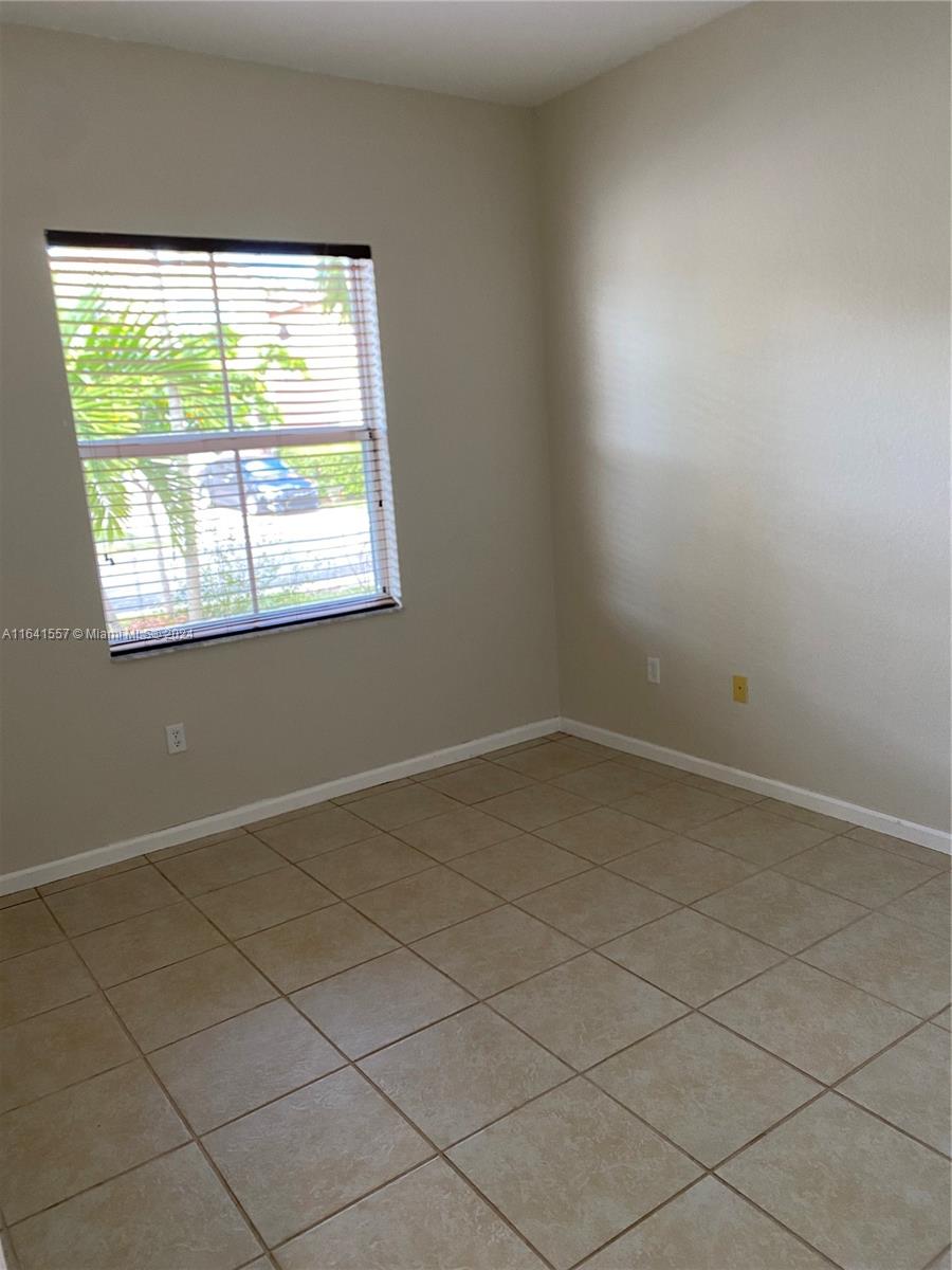 PORTOFINO PALMS - Residential Lease