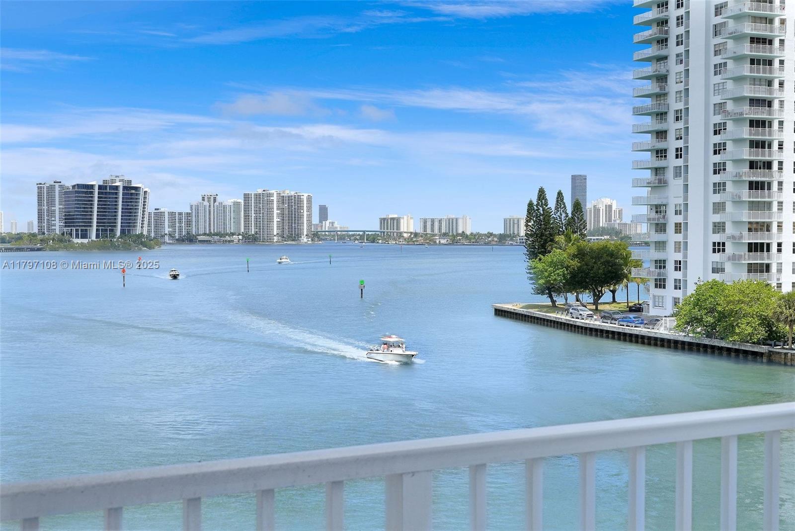 4000 Ne 169th St 501, North Miami Beach, Miami-Dade County, Florida - 2 Bedrooms  
1 Bathrooms - 