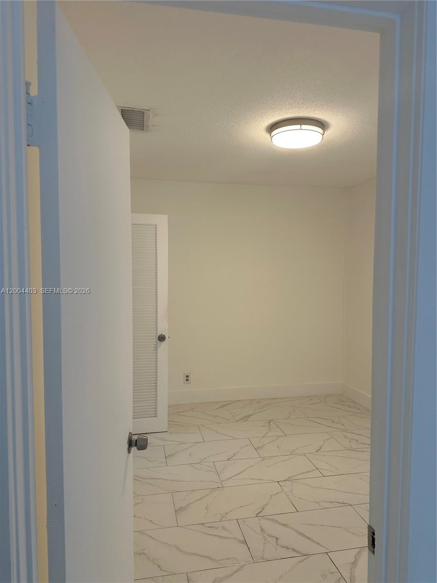 LAKESIDE ESTATES NO 2 - Residential Lease