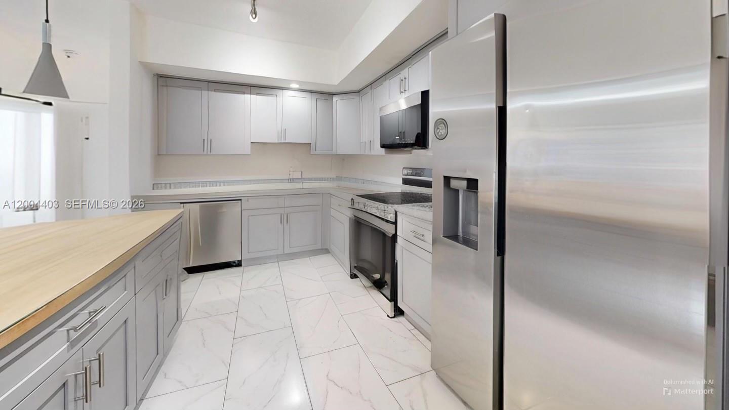 LAKESIDE ESTATES NO 2 - Residential Lease