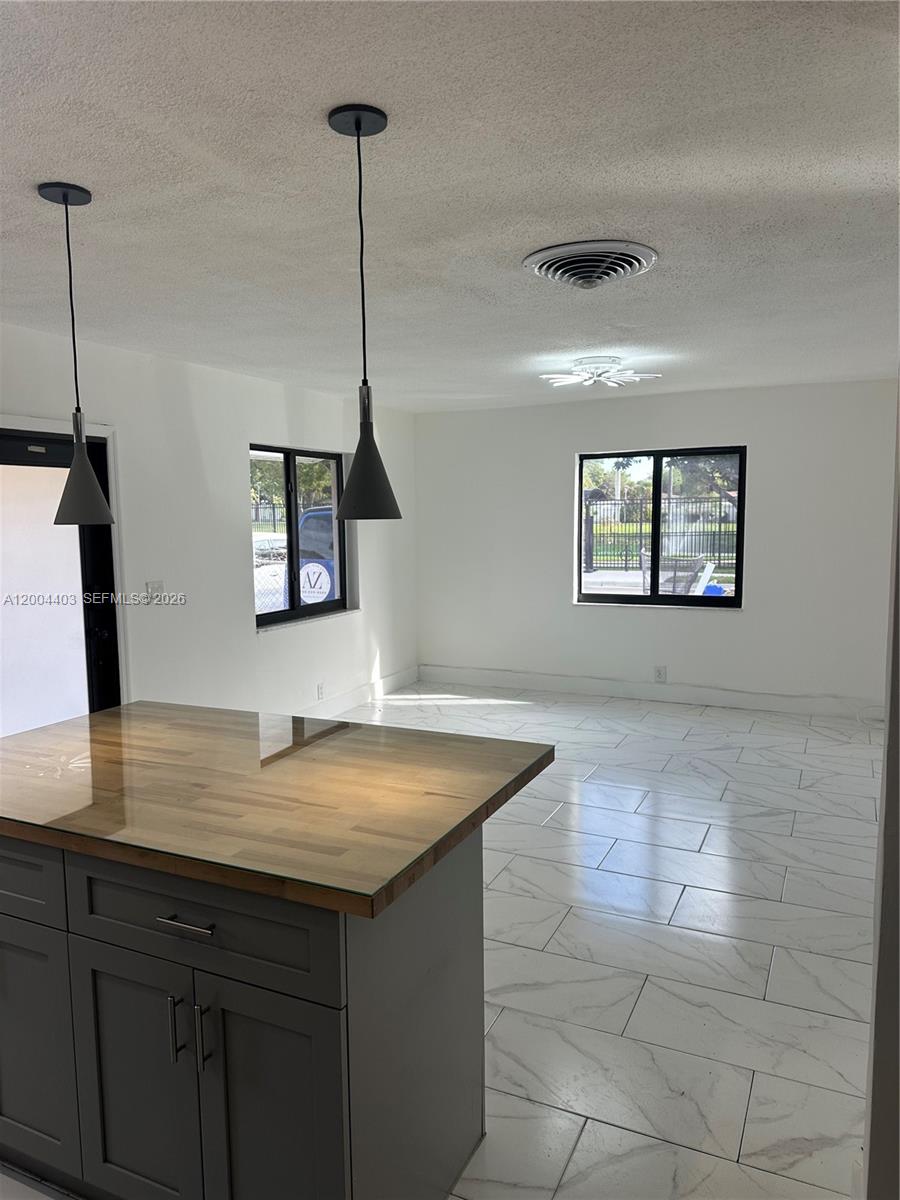 LAKESIDE ESTATES NO 2 - Residential Lease