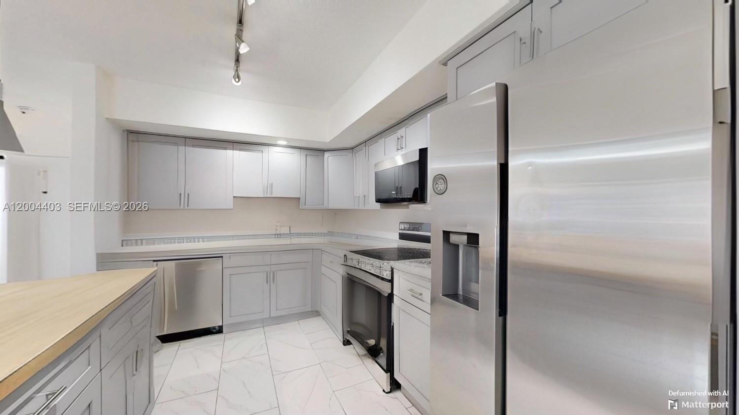 LAKESIDE ESTATES NO 2 - Residential Lease