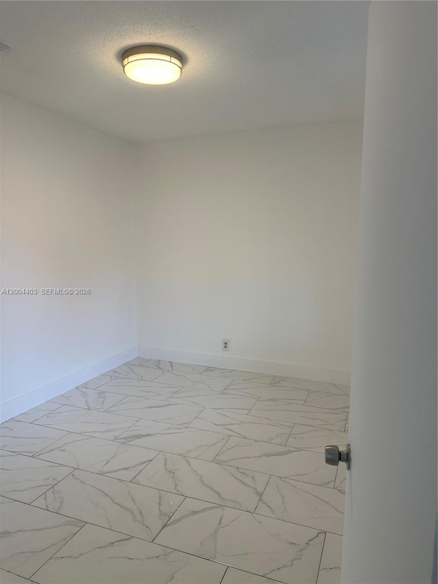 LAKESIDE ESTATES NO 2 - Residential Lease