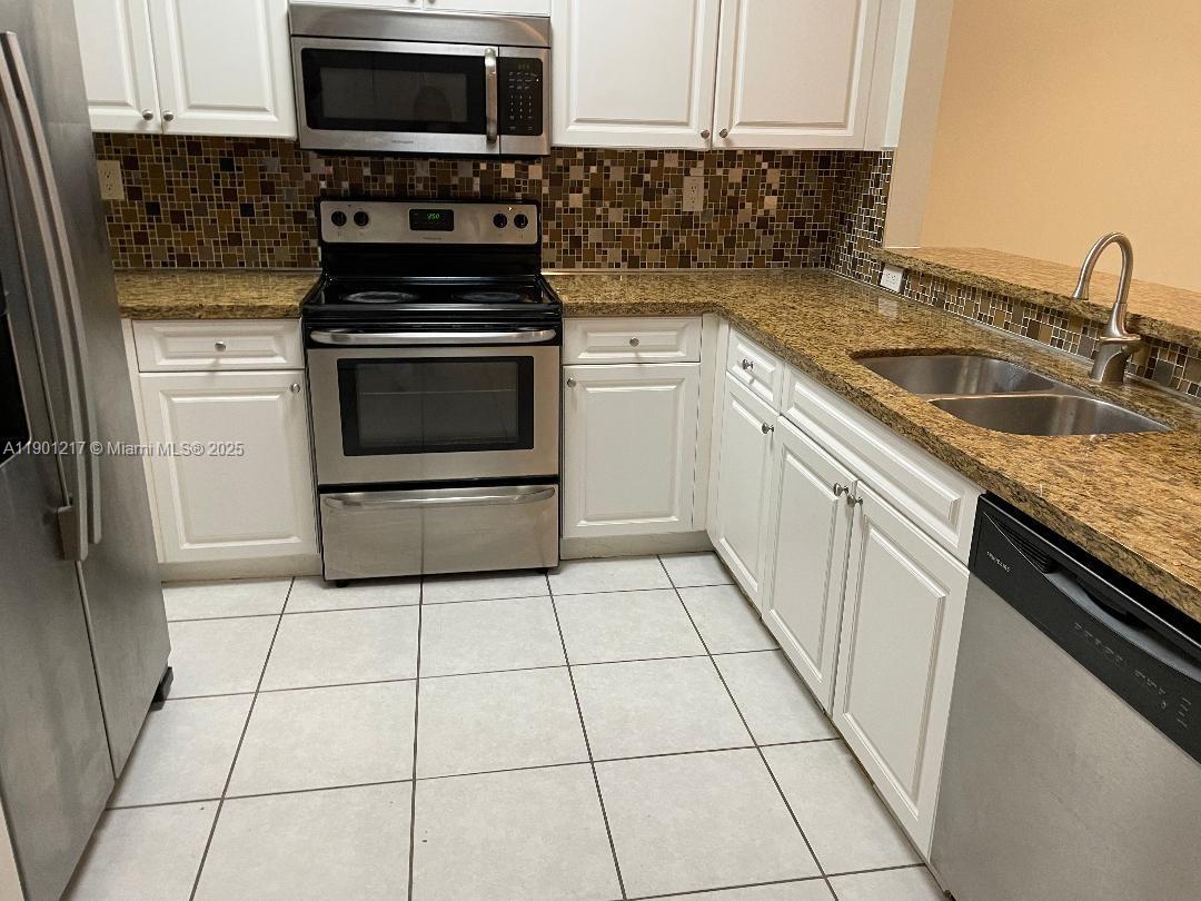 FOREST LAKES VILLAS - Residential