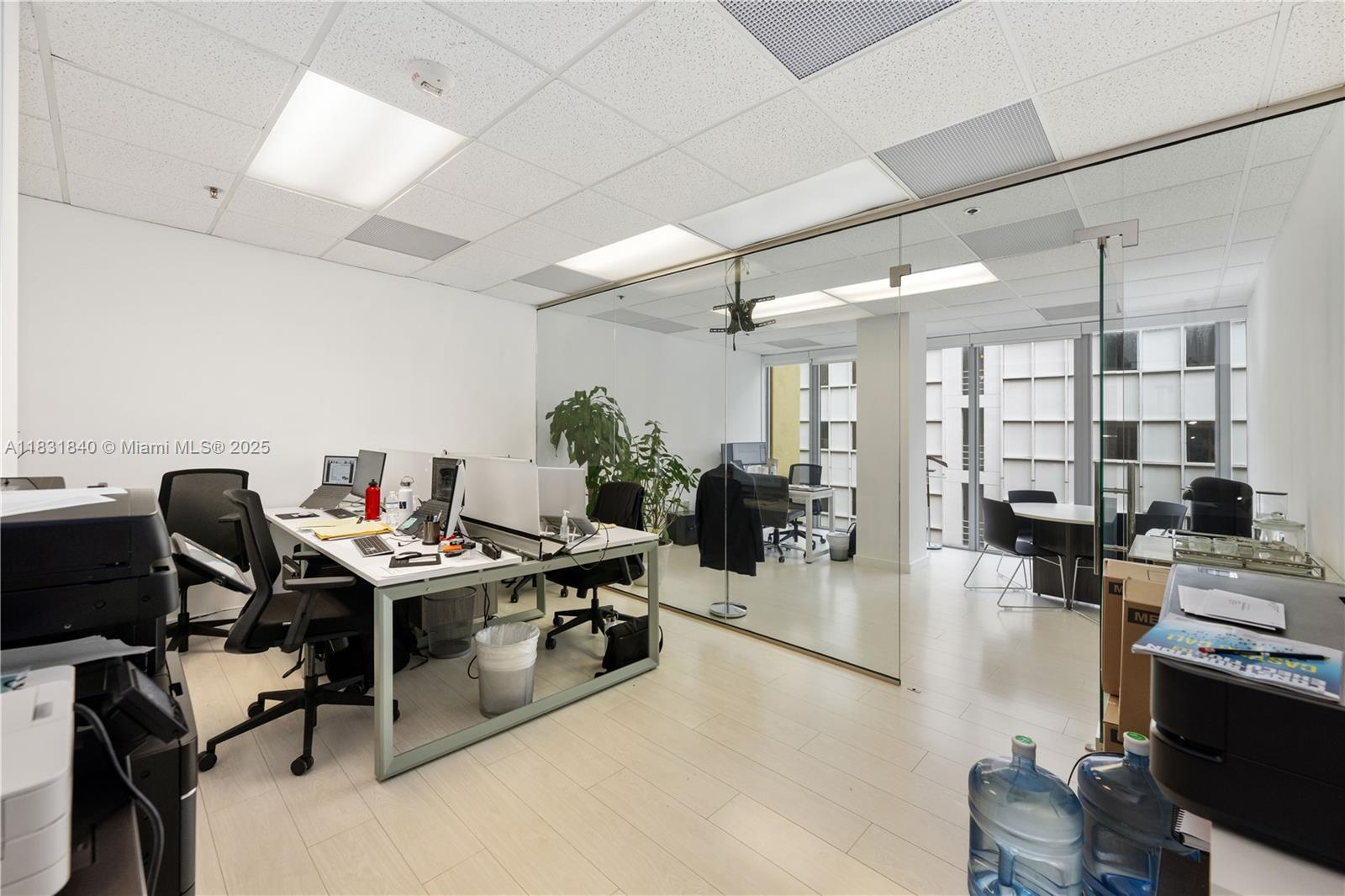 Discover a prime leasing opportunity in the heart of vibrant Downtown Miami. Located on the 10th floor of the
iconic Chase building, this turn-key Class A office space offers an open floor plan of approximately 555 Sq.Ft. The
lease includes electricity and water, with negotiable terms to suit your business needs. Building parking is
available, and tenants are responsible for just parking and internet expenses. Enjoy the convenience of a central
location where bustling daytime activities flow seamlessly into lively evening events. Ideal for businesses seeking
a prestigious downtown presence. Minimum of 1-year lease.