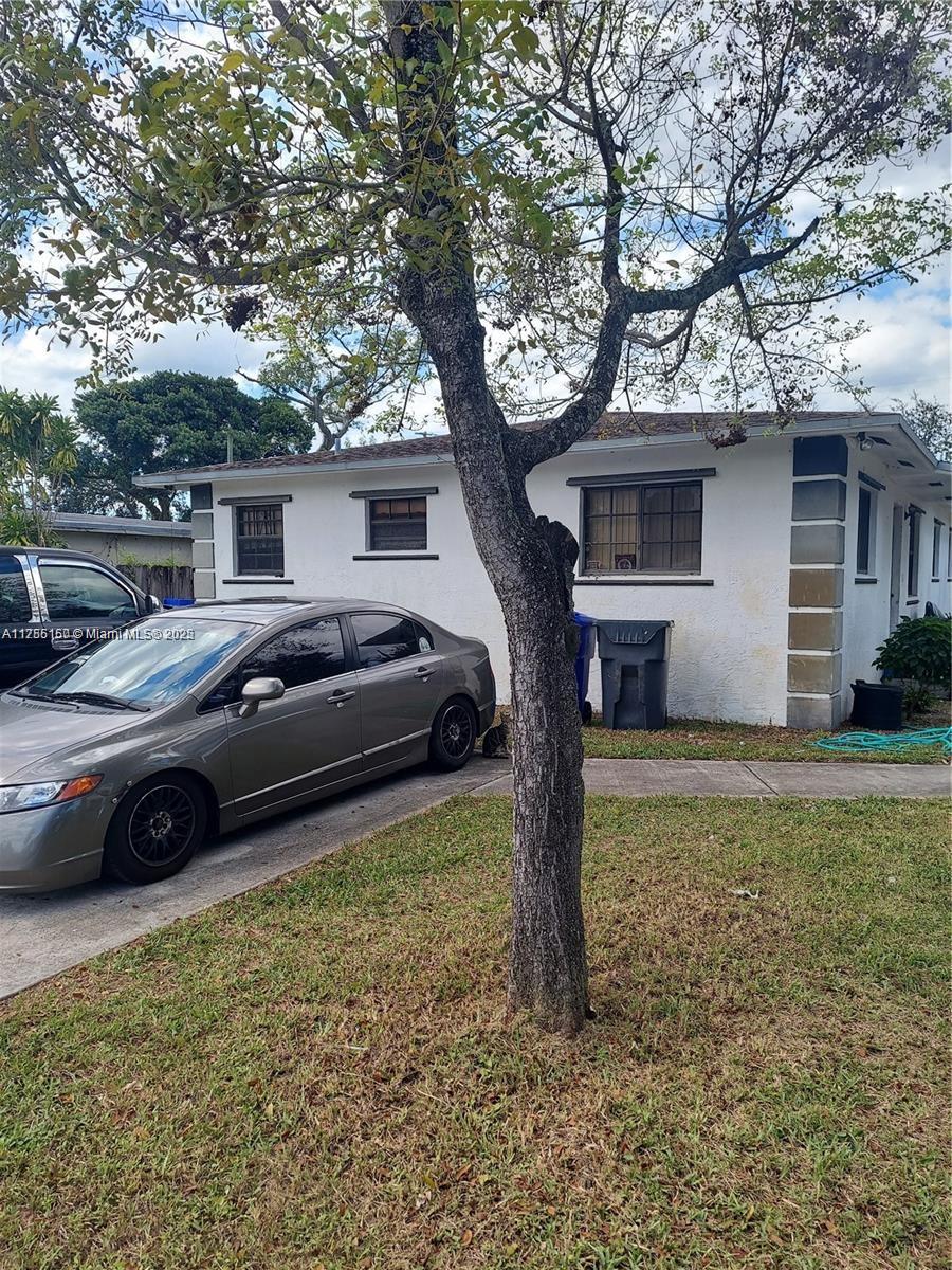 5731 Sw 26th St B, West Park, Broward County, Florida - 3 Bedrooms  
2 Bathrooms - 