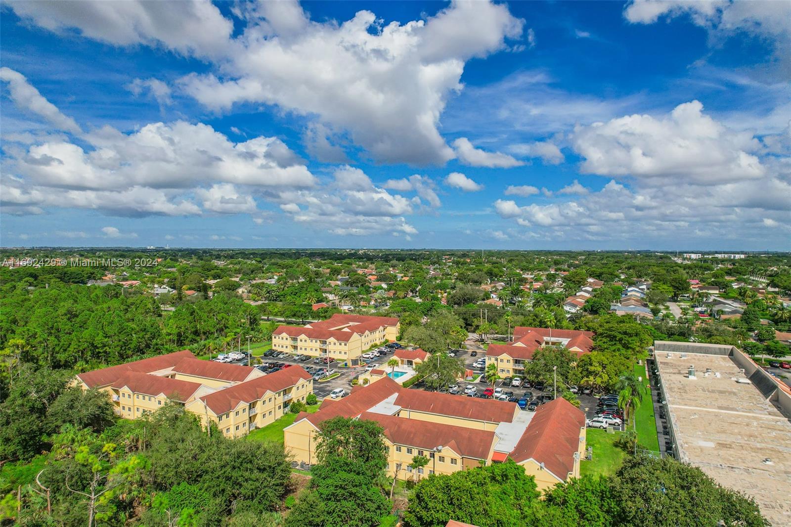 WILLOW WALK OF KENDALL CO - Residential