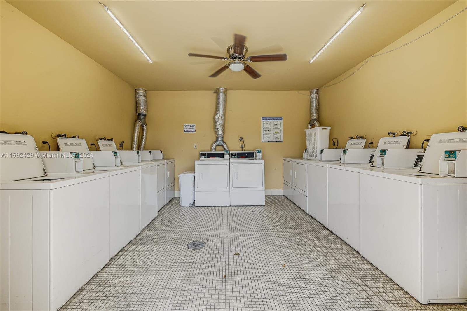 WILLOW WALK OF KENDALL CO - Residential