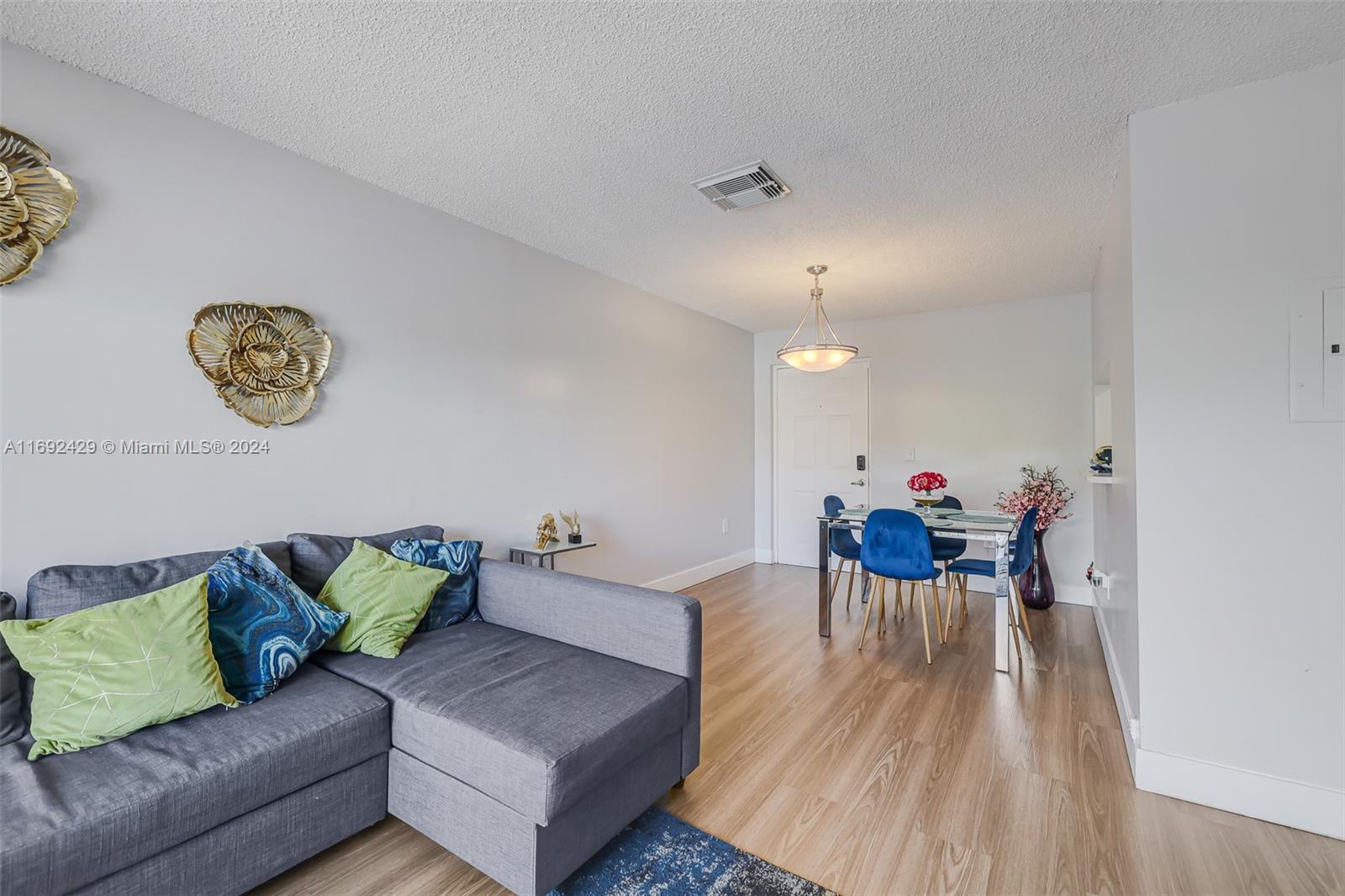 WILLOW WALK OF KENDALL CO - Residential