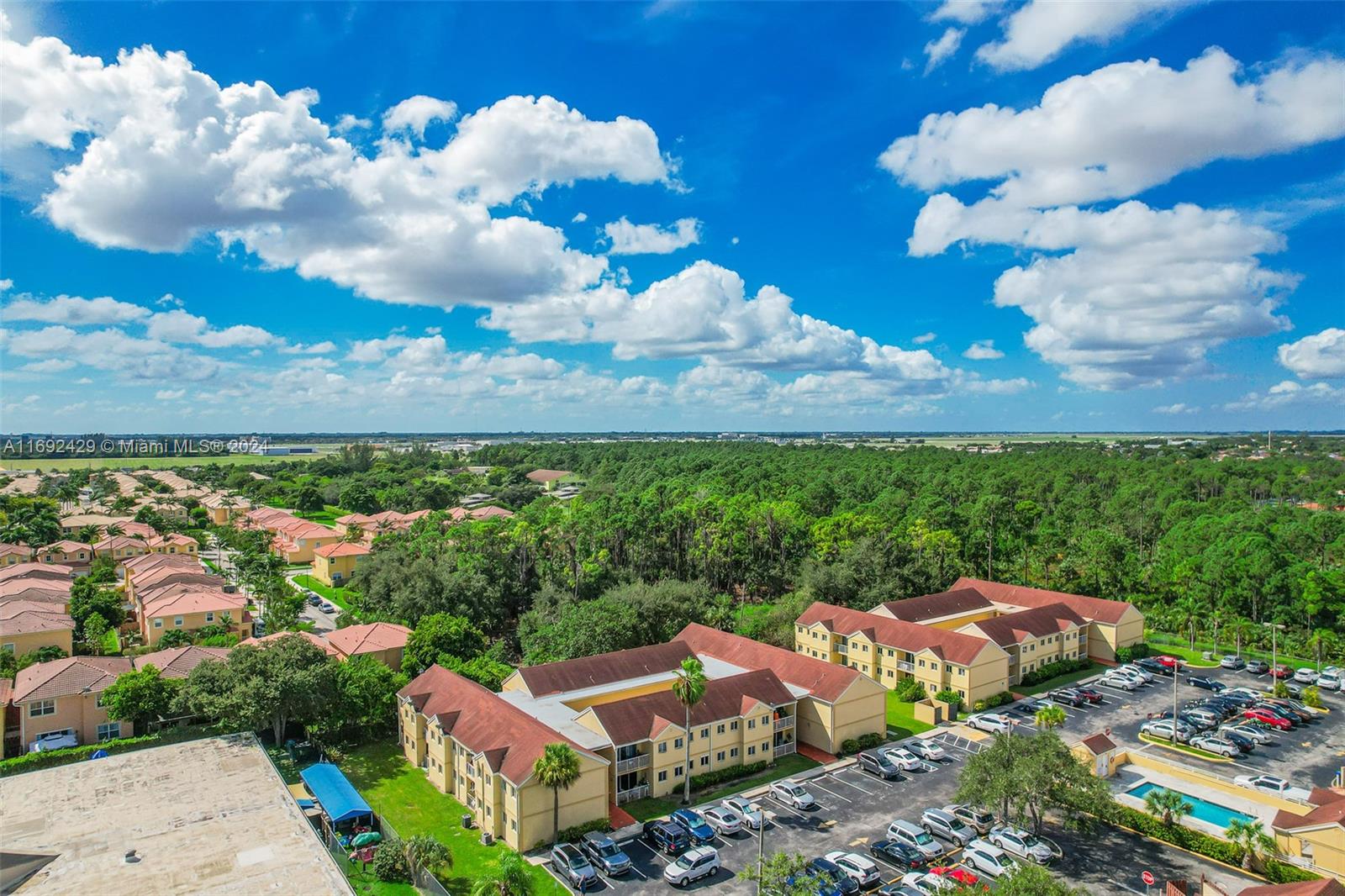 WILLOW WALK OF KENDALL CO - Residential