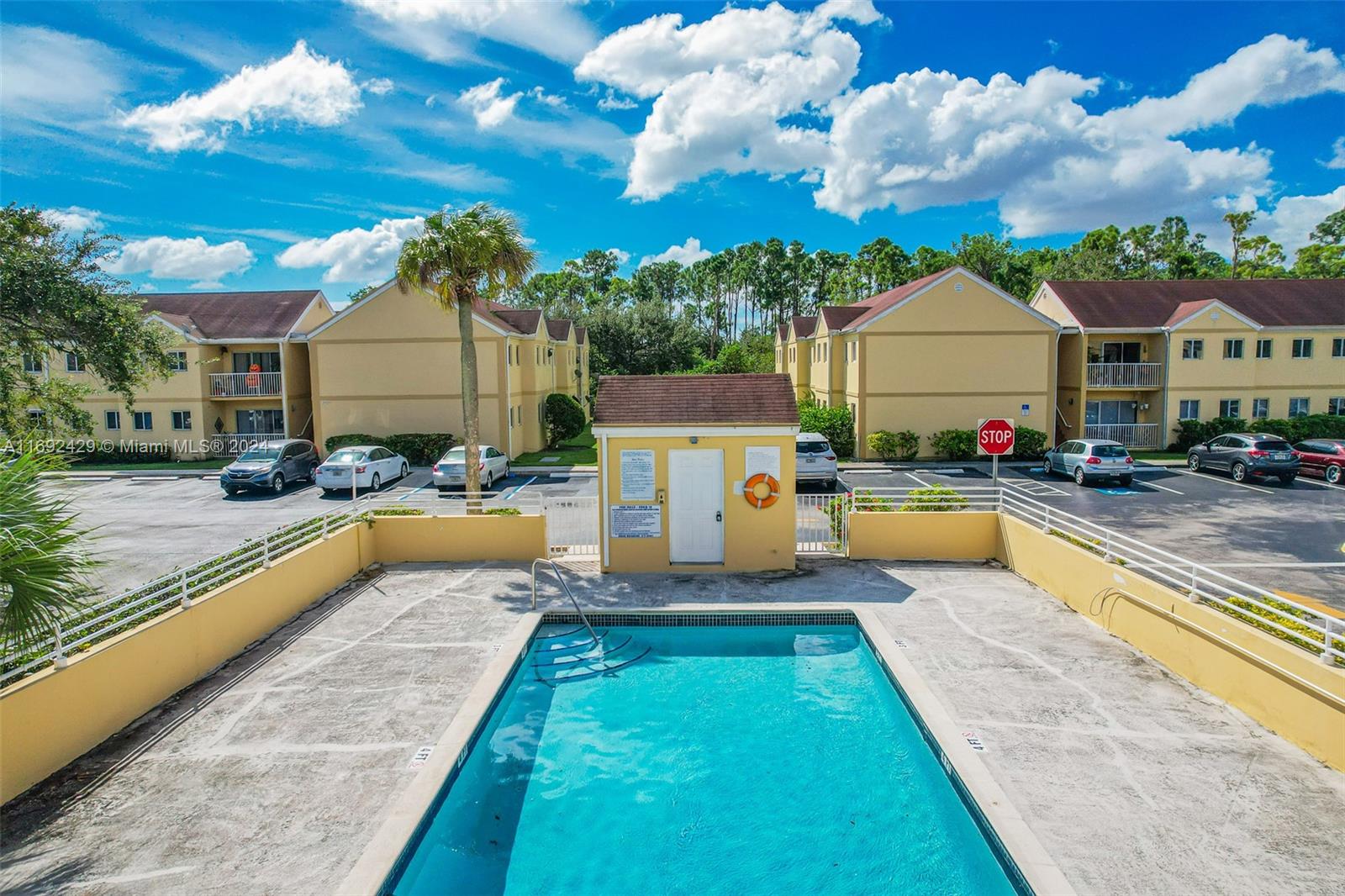 WILLOW WALK OF KENDALL CO - Residential