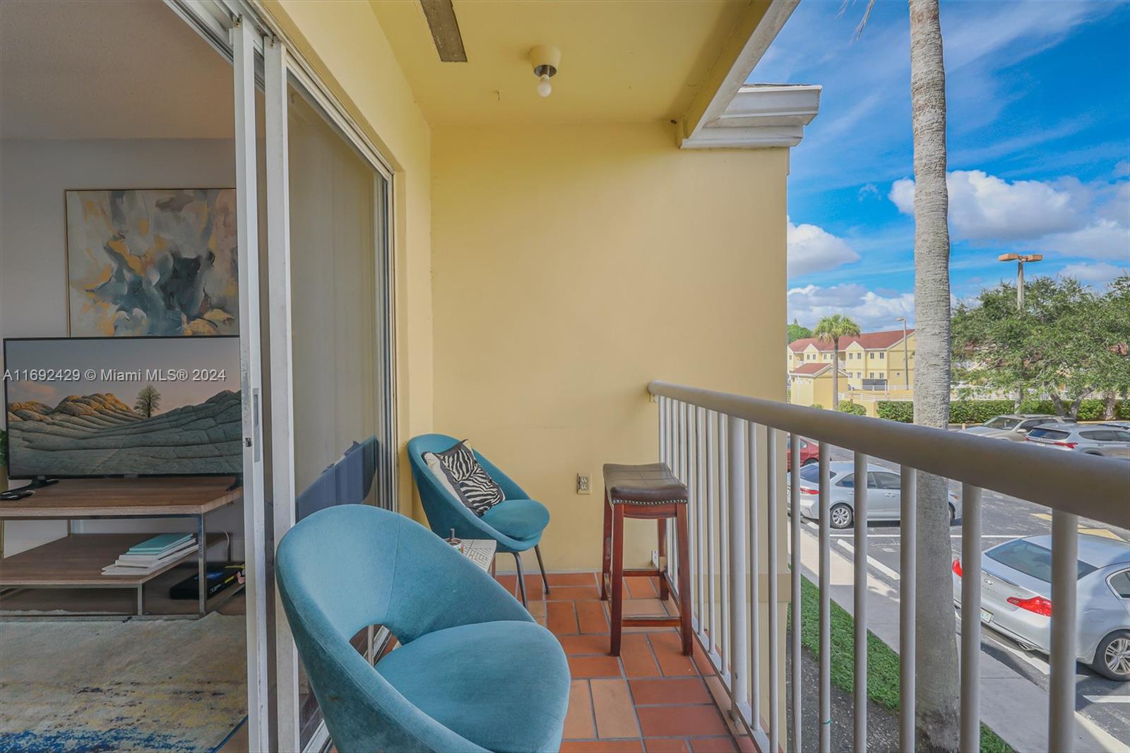 WILLOW WALK OF KENDALL CO - Residential