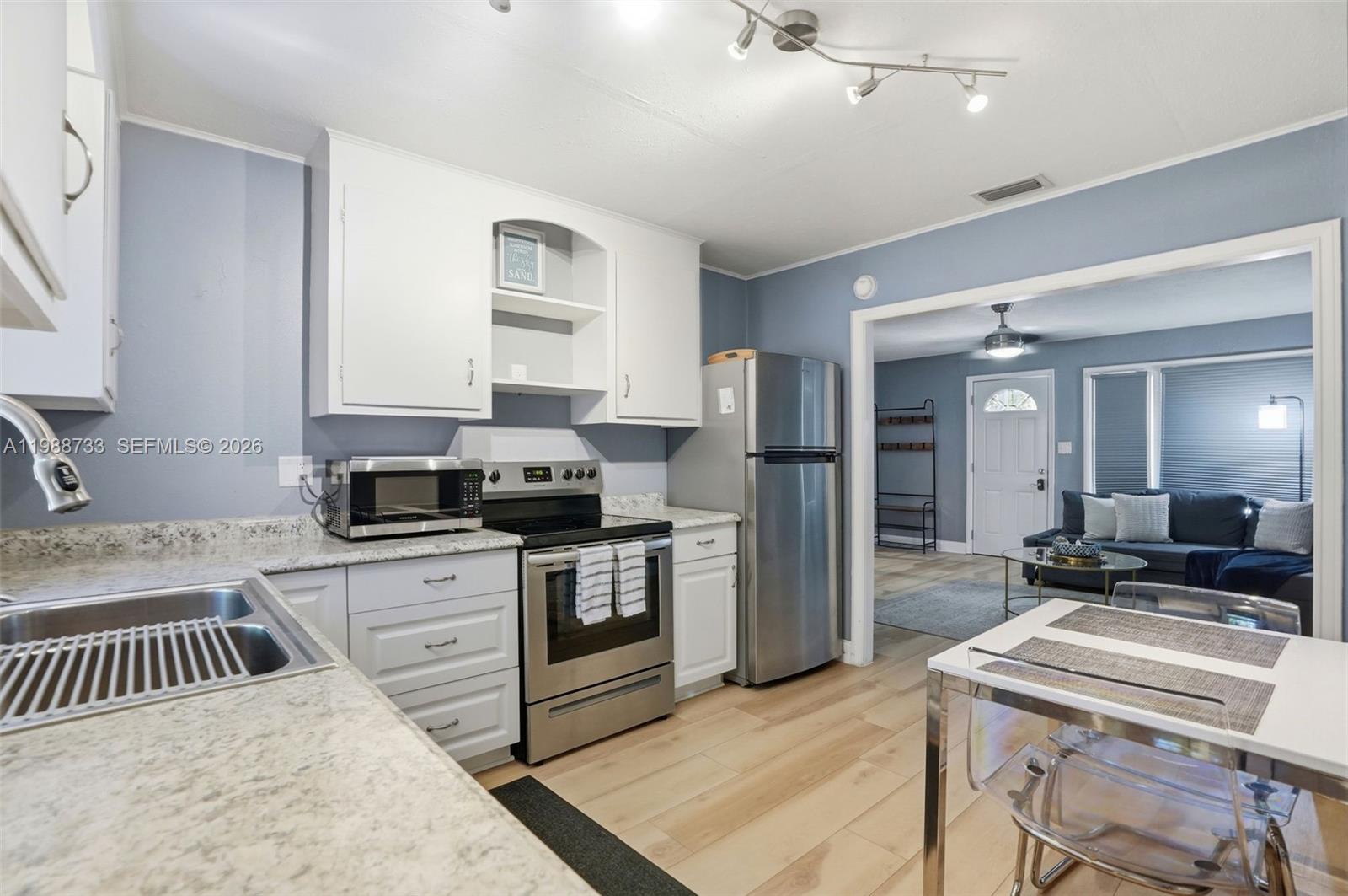 BELLEAIR HIGHLANDS - Residential