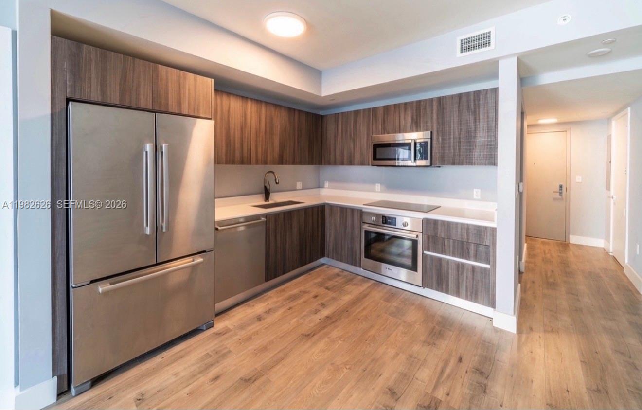 ARIA ON THE BAY CONDO - Residential