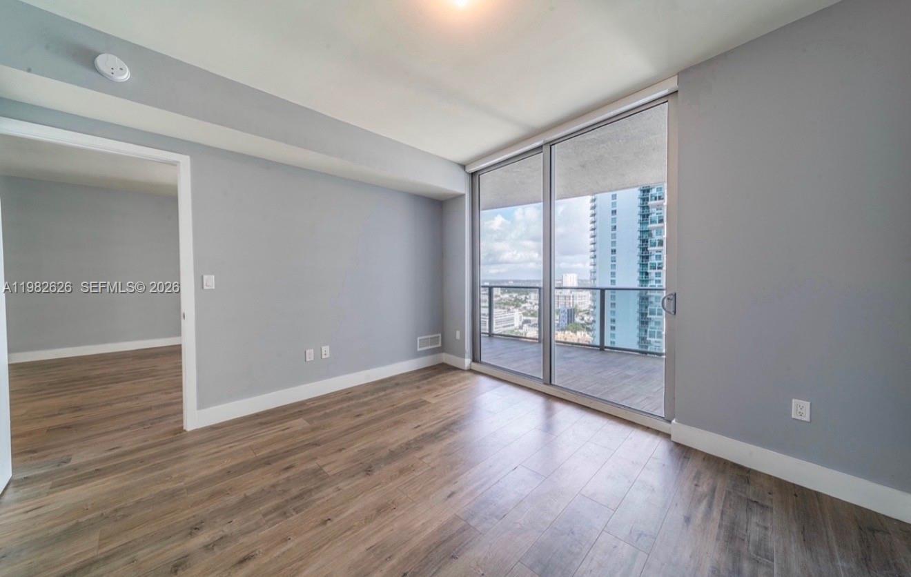 ARIA ON THE BAY CONDO - Residential