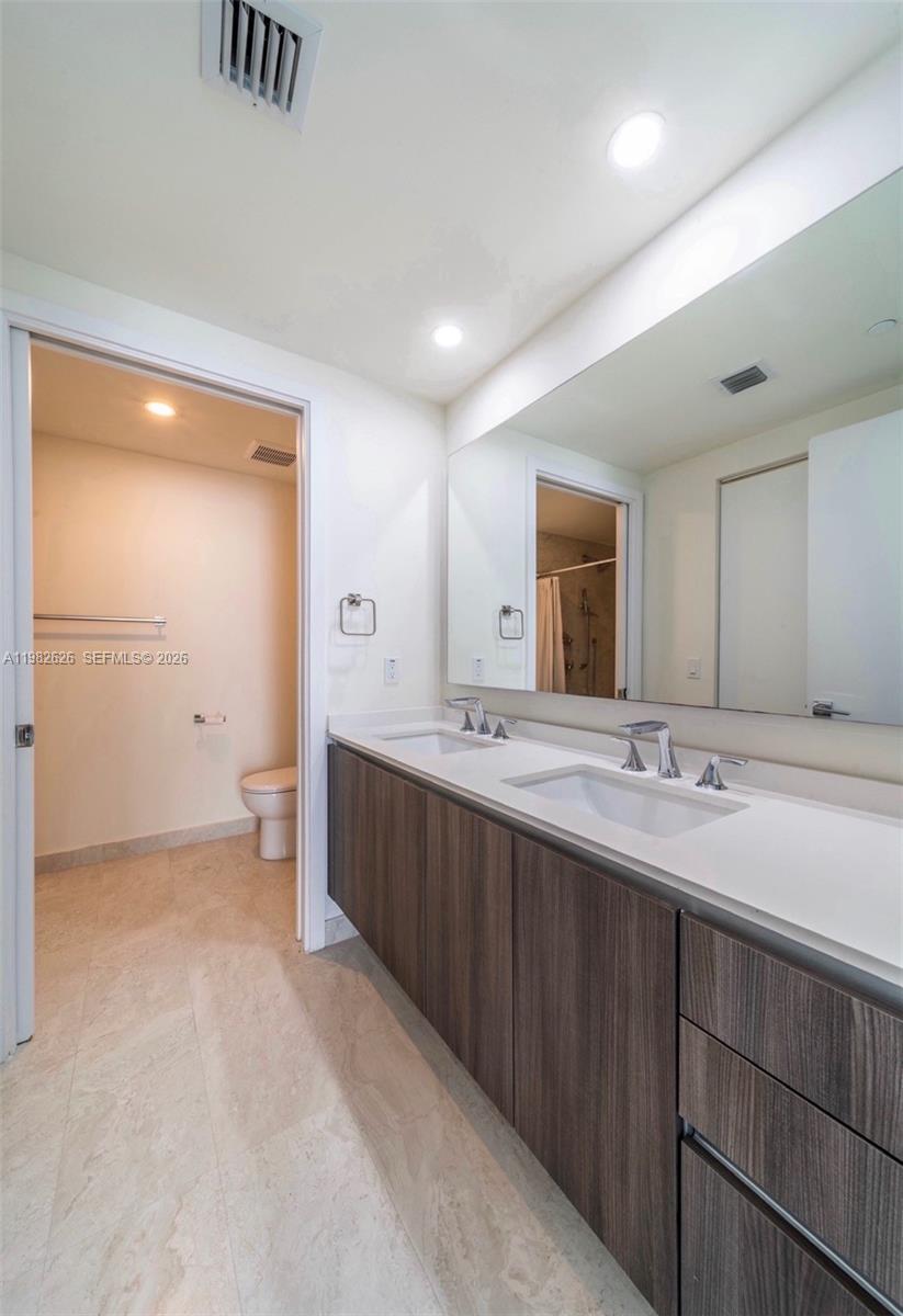 ARIA ON THE BAY CONDO - Residential