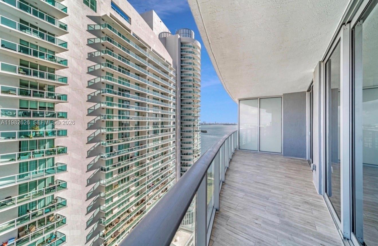ARIA ON THE BAY CONDO - Residential