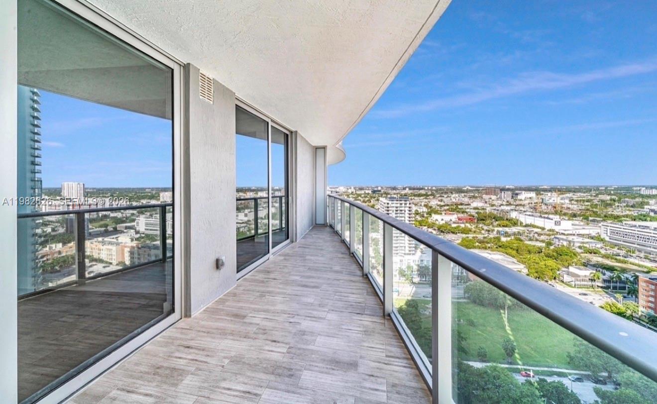 ARIA ON THE BAY CONDO - Residential