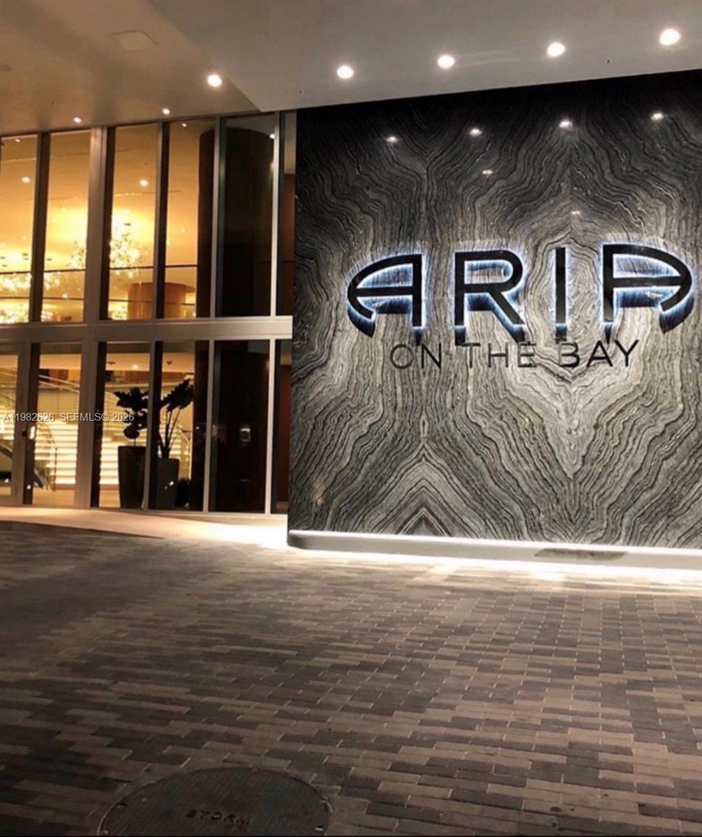 ARIA ON THE BAY CONDO - Residential