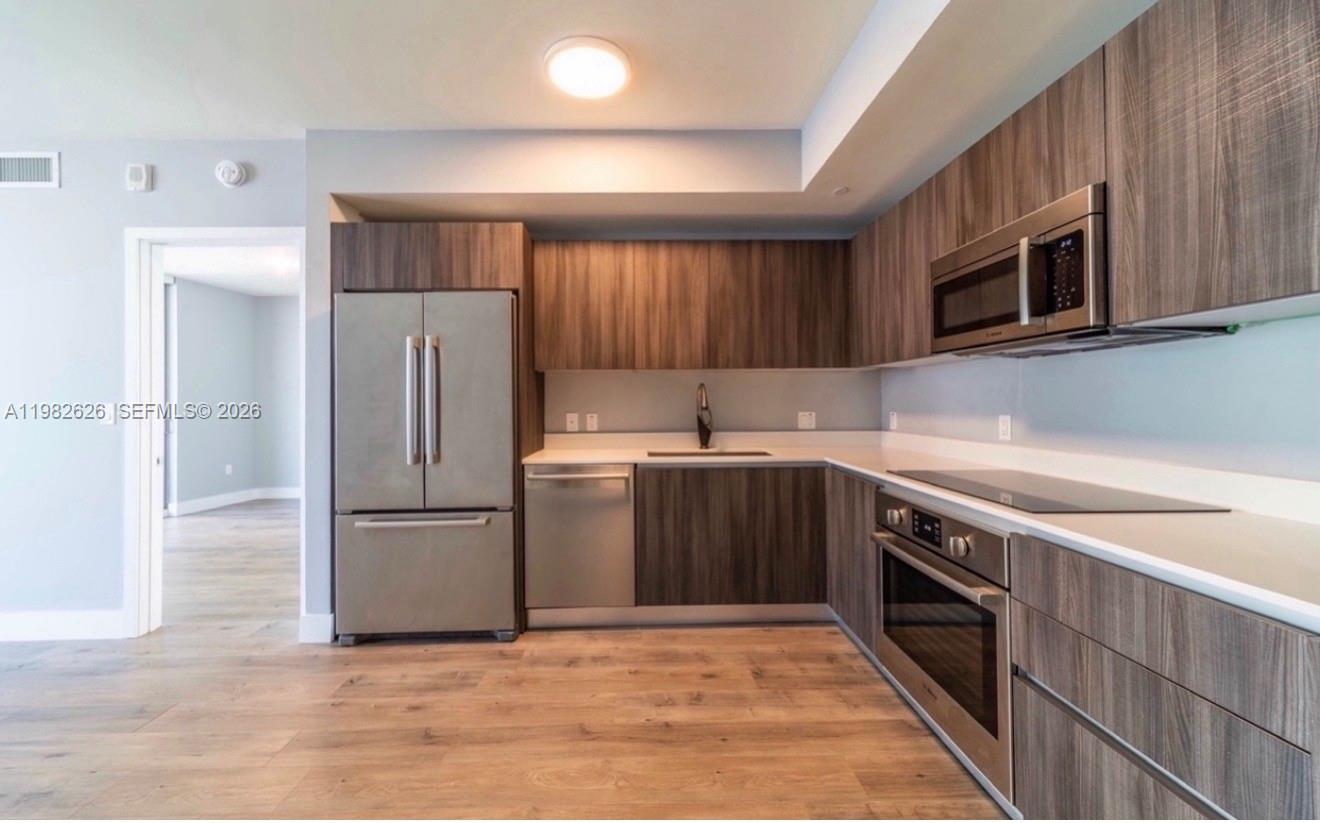 ARIA ON THE BAY CONDO - Residential