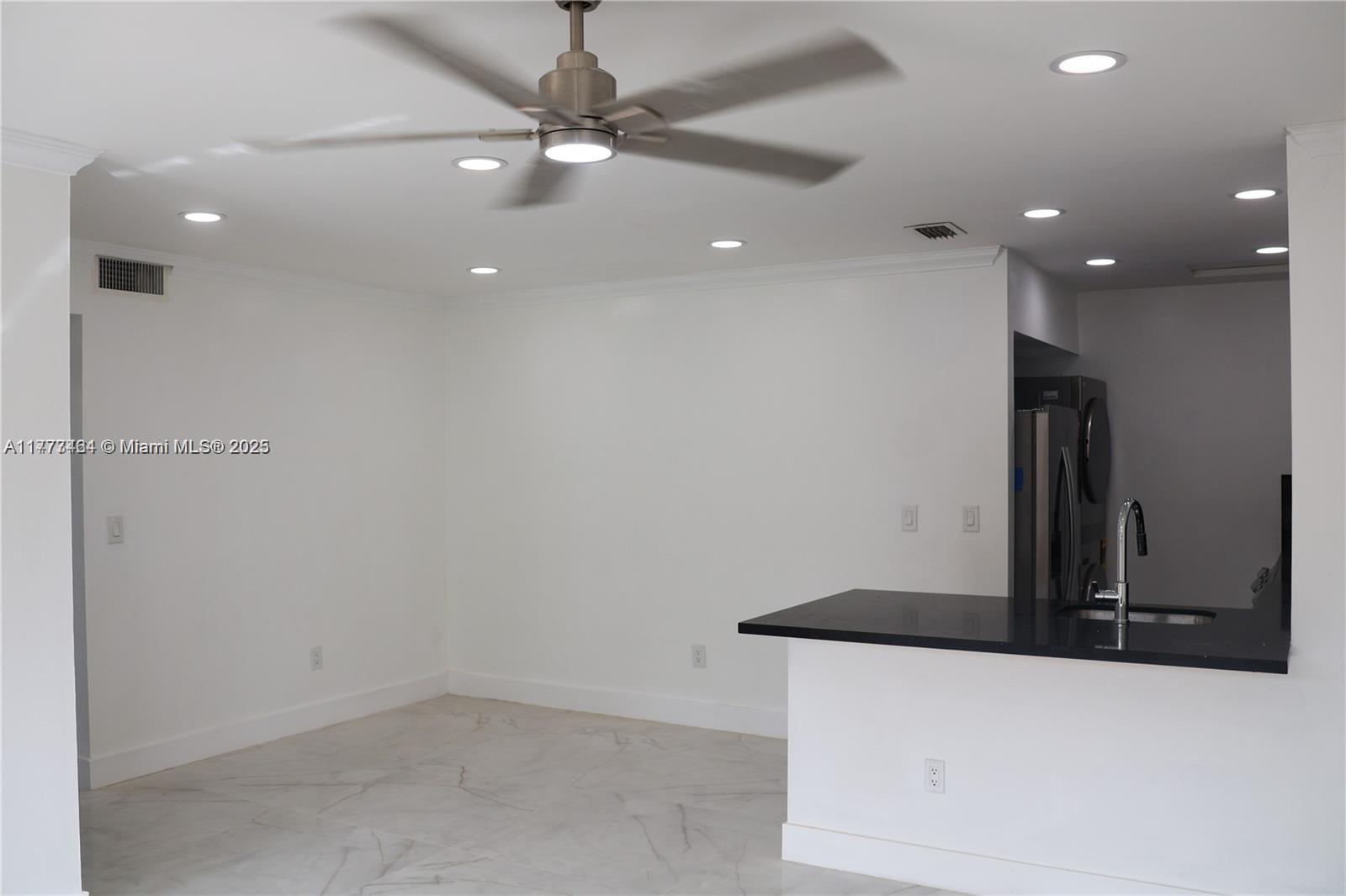 Rental Property at 2550 W 67th Pl 22-32, Hialeah, Miami-Dade County, Florida - Bedrooms: 2 
Bathrooms: 2  - $2,350 MO.
