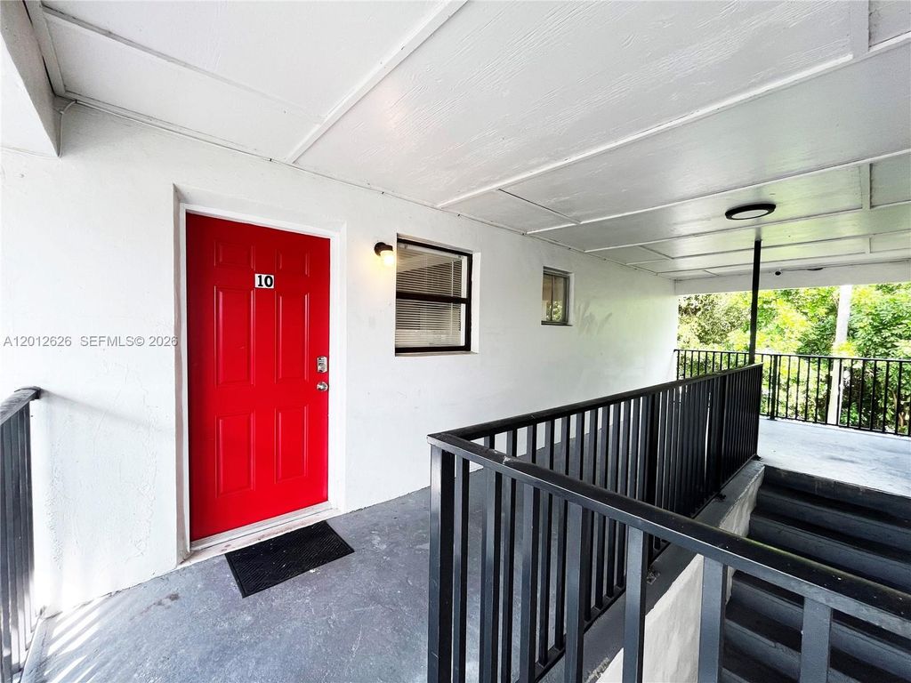 Photo of 1610 N 25th St #10, Fort Pierce, FL 34947 (MLS # A12012626)
