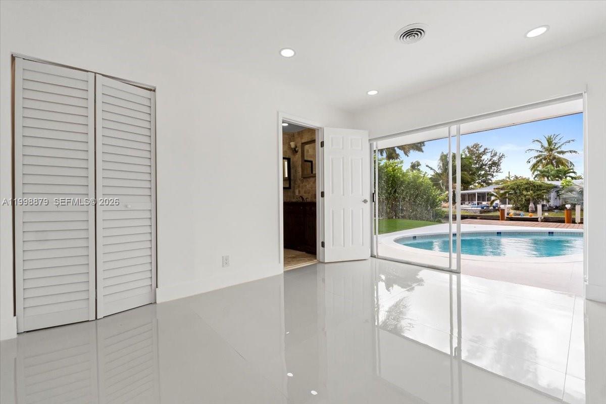 ROYAL PALM ACRES THIRD SE - Residential