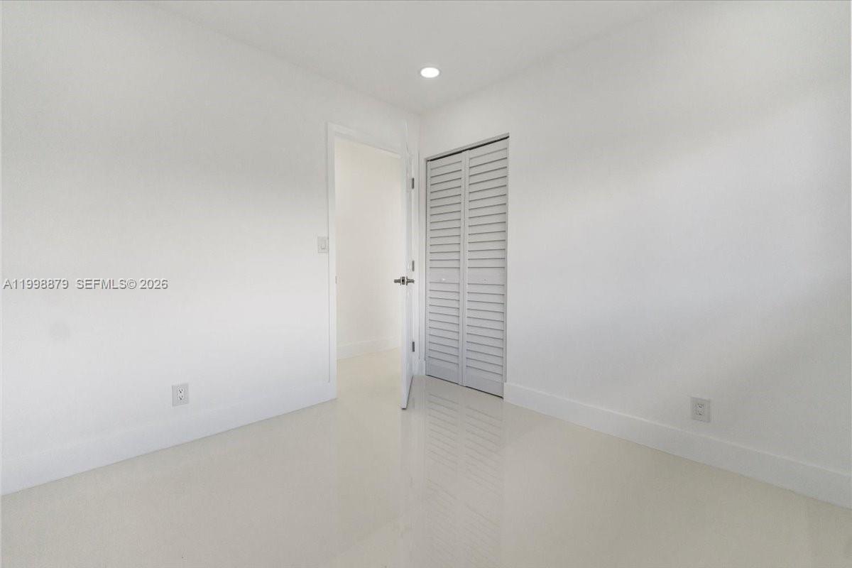 ROYAL PALM ACRES THIRD SE - Residential