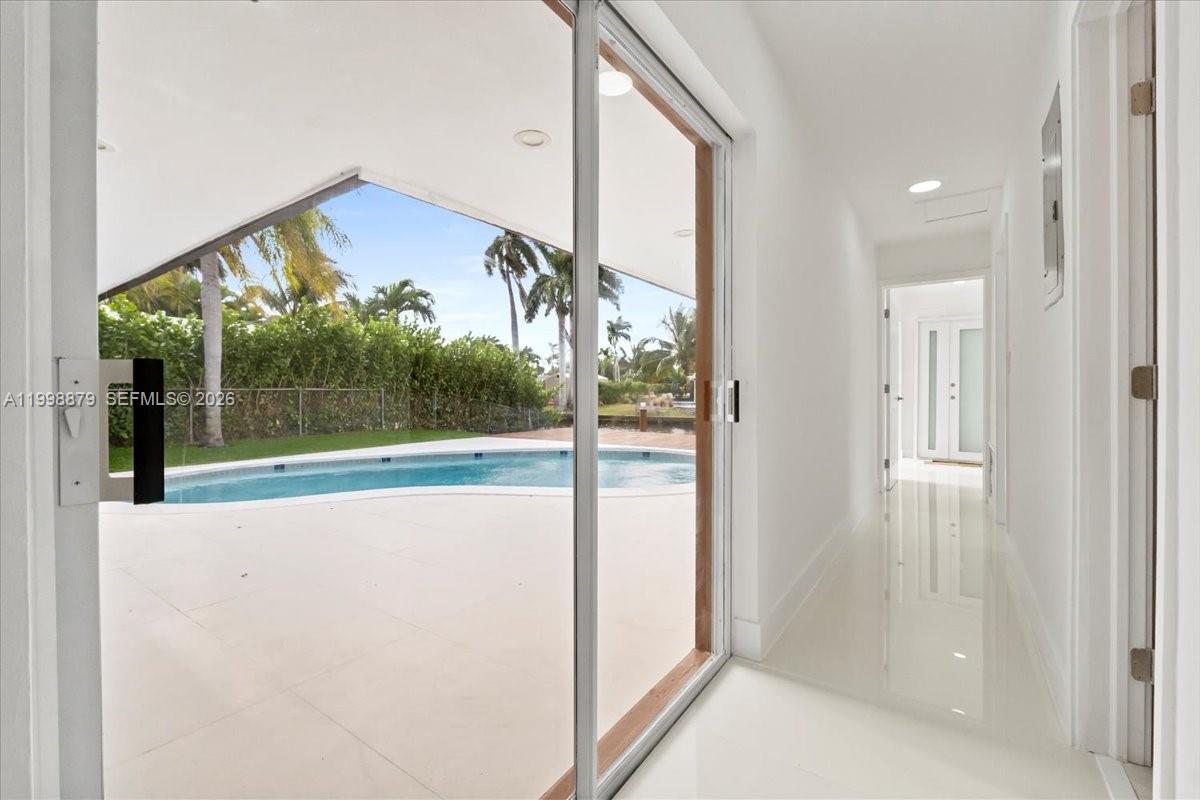 ROYAL PALM ACRES THIRD SE - Residential