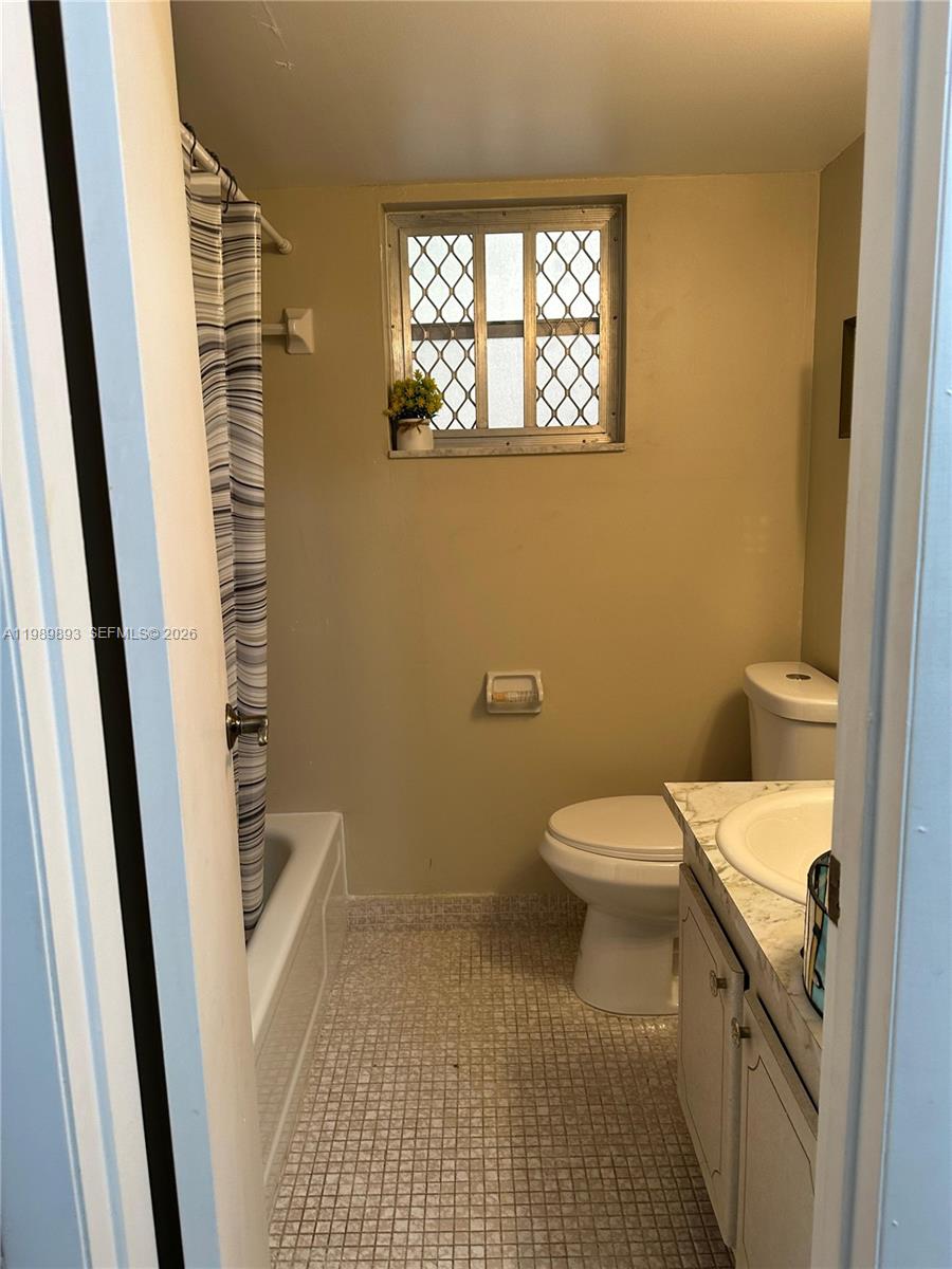 FOURTH GULFSTREAM GARDEN - Residential Lease