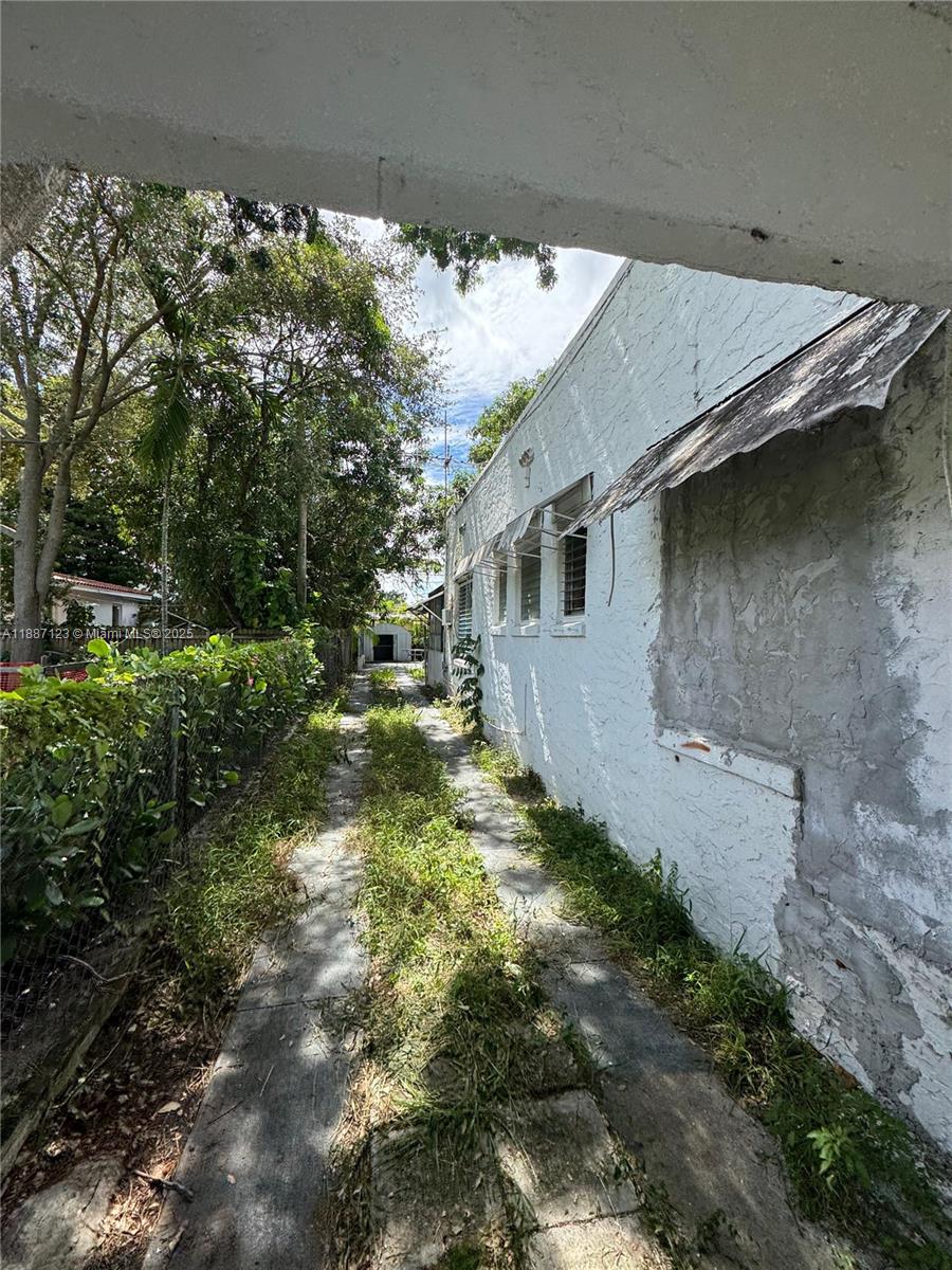 1920 SW 13th St