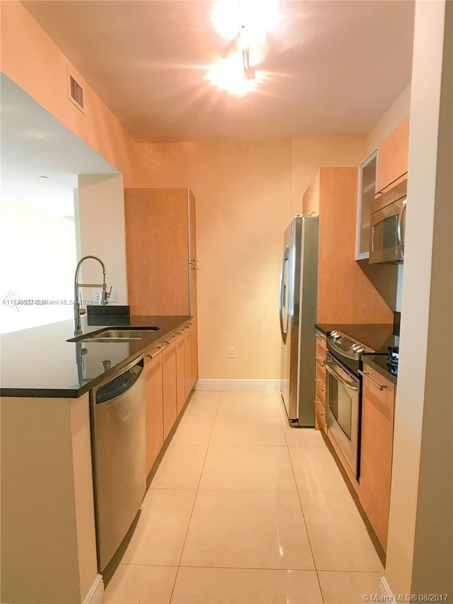 THE PLAZA 901 BRICKELL CO - Residential