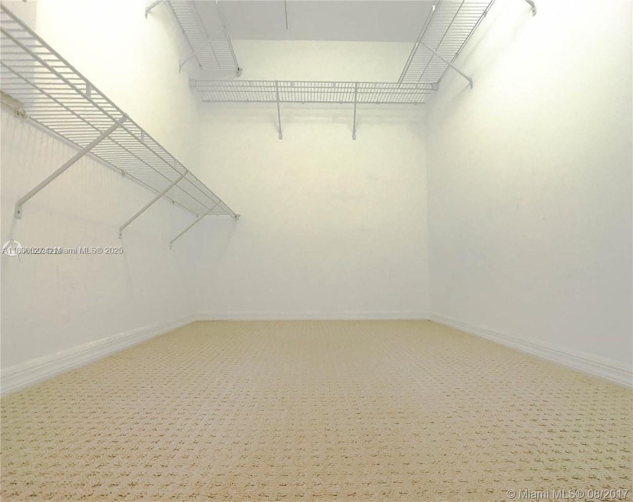 THE PLAZA 901 BRICKELL CO - Residential