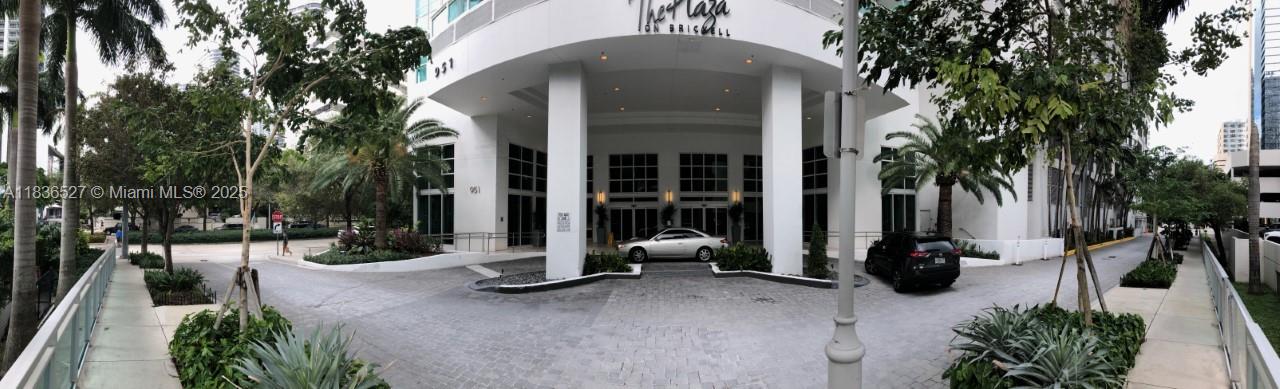 THE PLAZA 901 BRICKELL CO - Residential