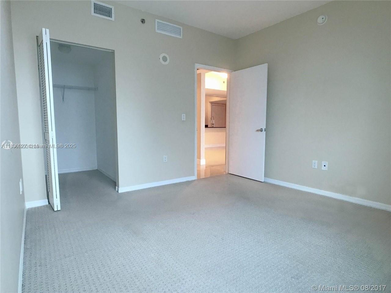 THE PLAZA 901 BRICKELL CO - Residential