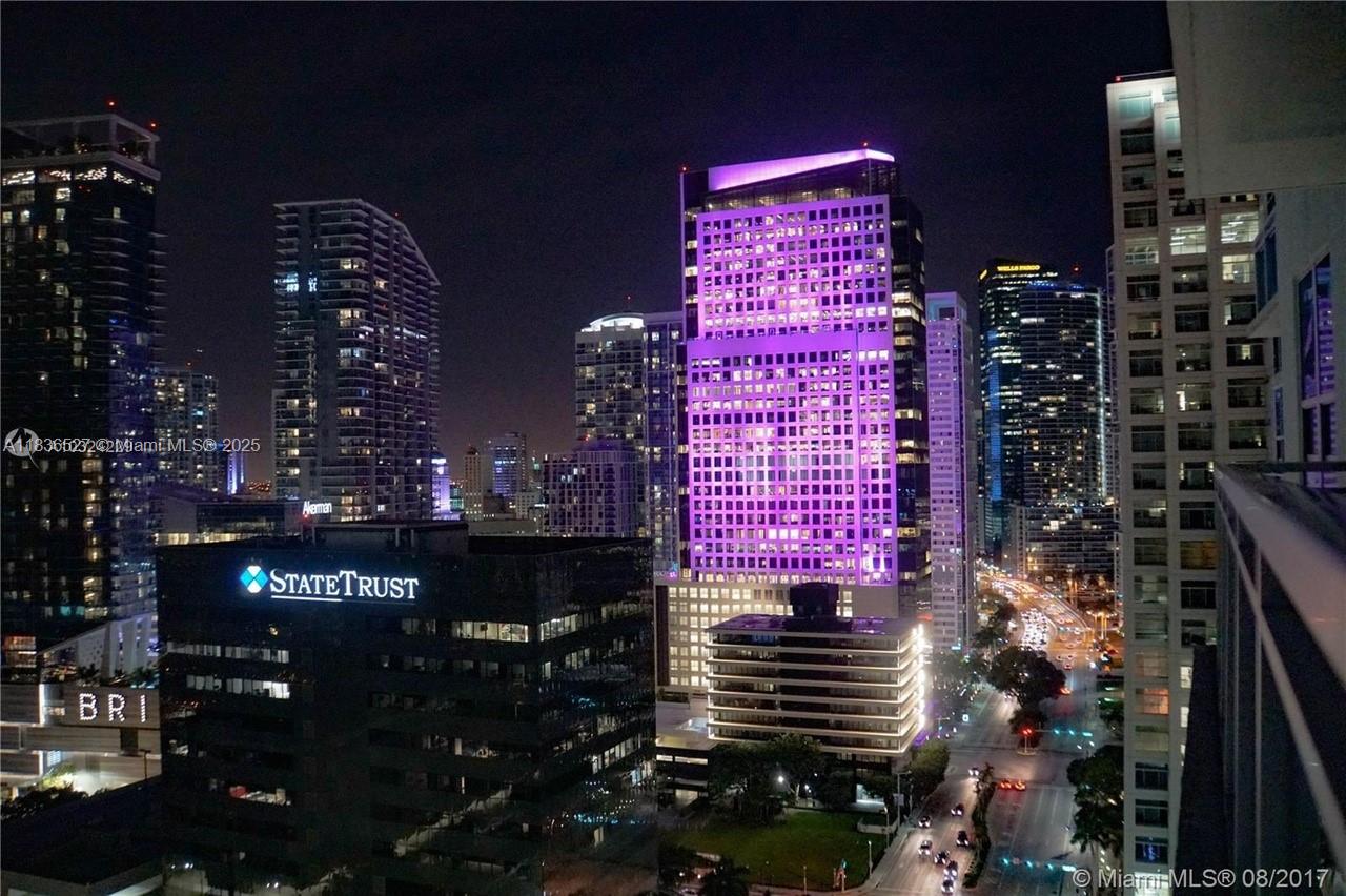 THE PLAZA 901 BRICKELL CO - Residential