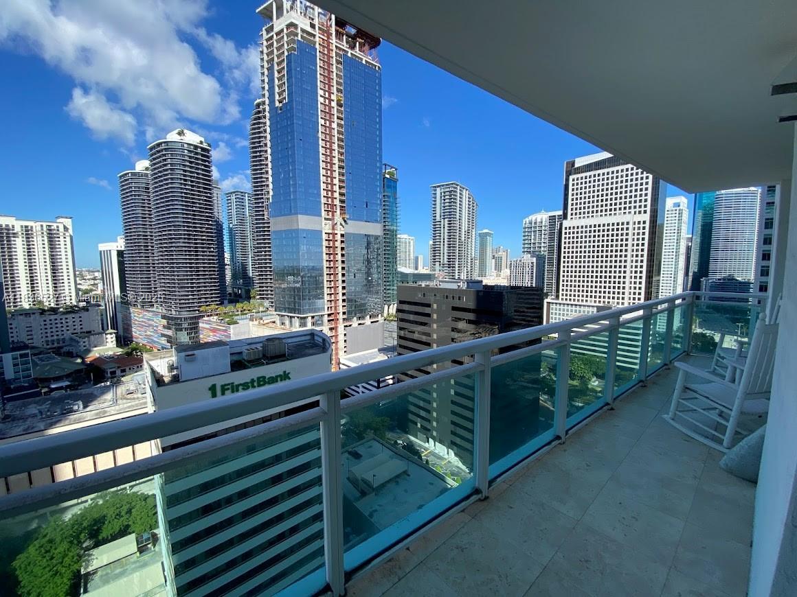 THE PLAZA 901 BRICKELL CO - Residential