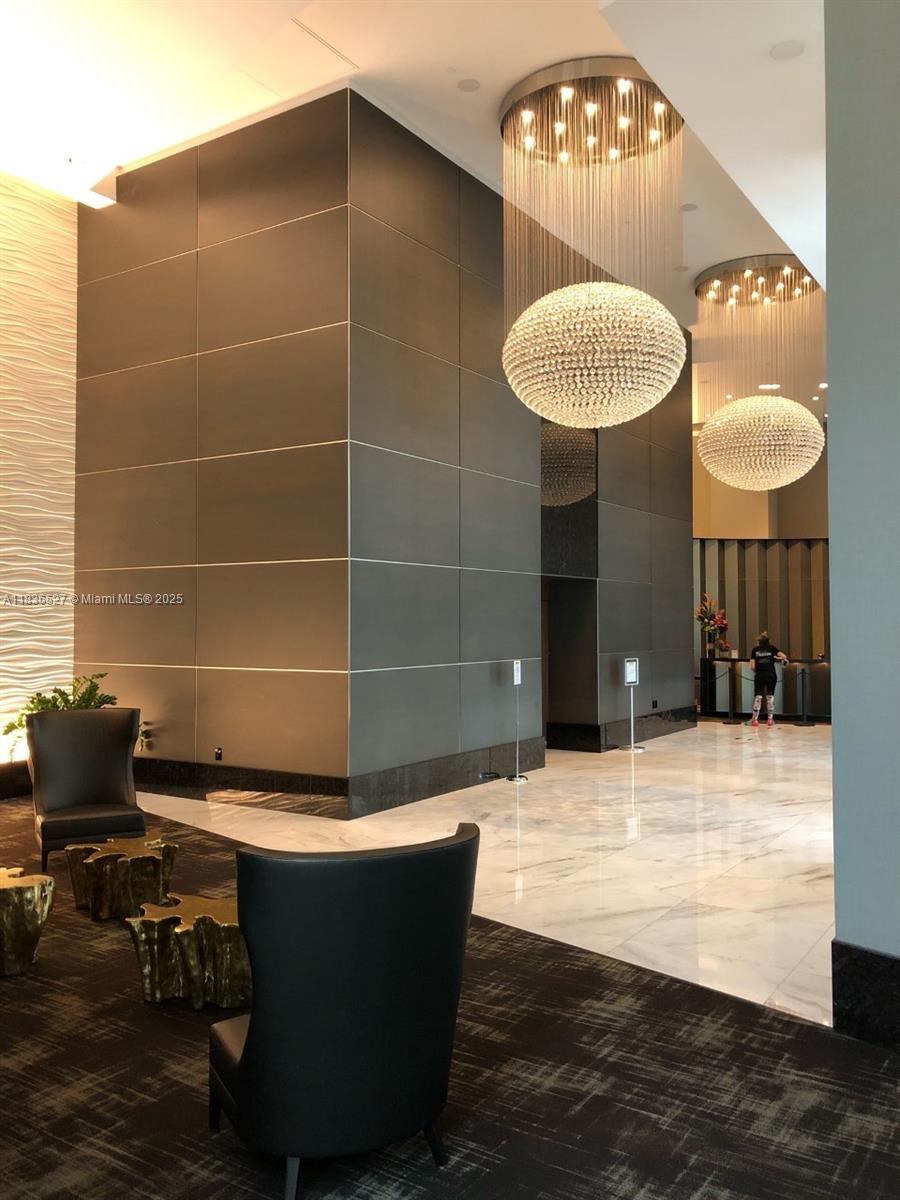 THE PLAZA 901 BRICKELL CO - Residential