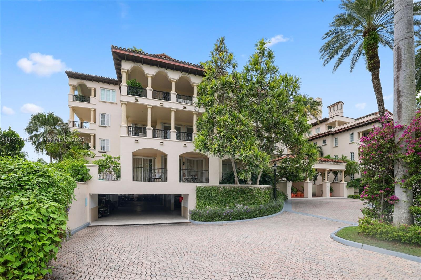 SEASIDE CONDO - Residential