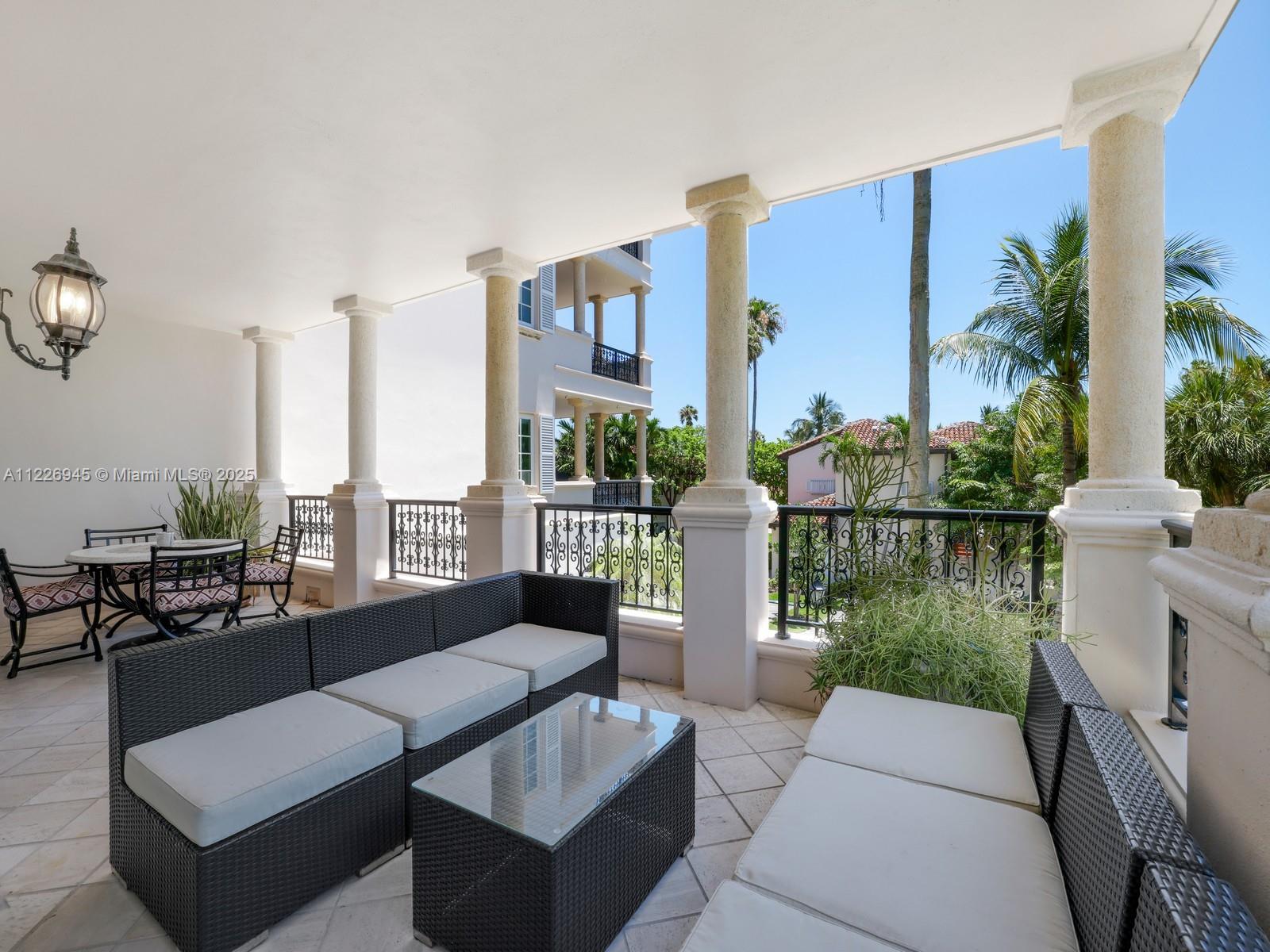 SEASIDE CONDO - Residential