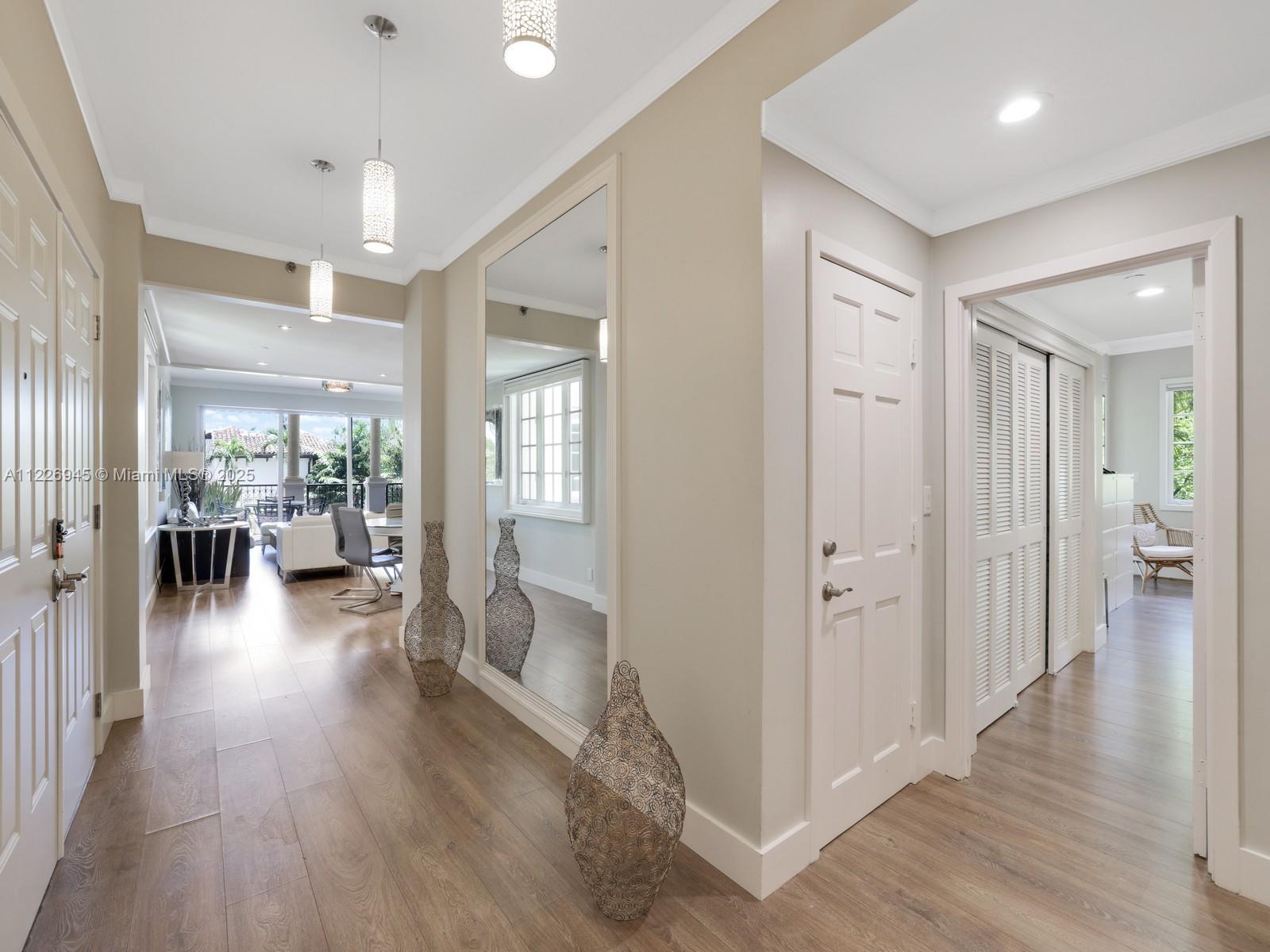 SEASIDE CONDO - Residential