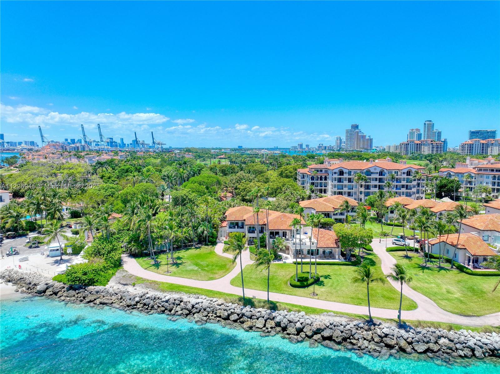 SEASIDE CONDO - Residential